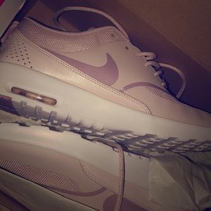 Size 9 Nike Air Max Thea - IN BOX - NEVER WORN
